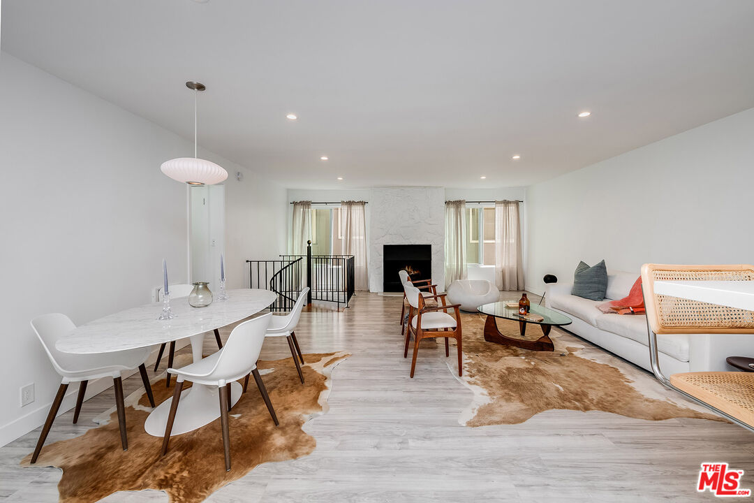 16 Quarterdeck Street, Unit 102 Marina del Rey, CA 90292 - Photo 4 of 19