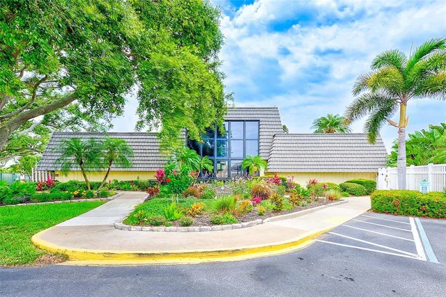 $169,600 | 14130 Rosemary Lane, Unit 4115, Largo, FL 33774