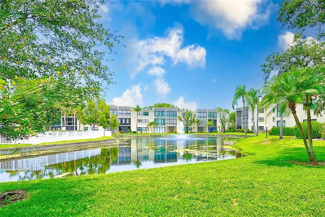 $169,600 | 14130 Rosemary Lane, Unit 4115, Largo, FL 33774