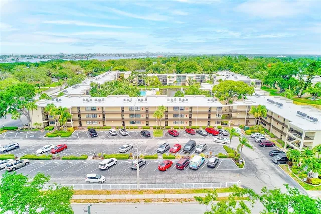 $169,600 | 14130 Rosemary Lane, Unit 4115, Largo, FL 33774