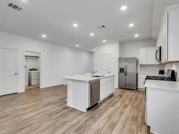 $2,050 | 3712 Windy Brk Road, Rosenberg, TX 77469