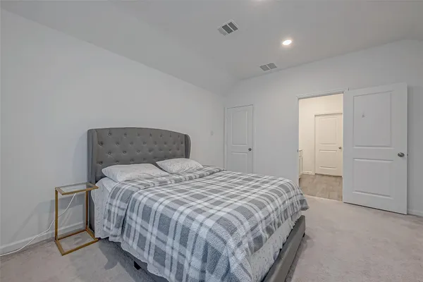 $2,050 | 3712 Windy Brk Road, Rosenberg, TX 77469