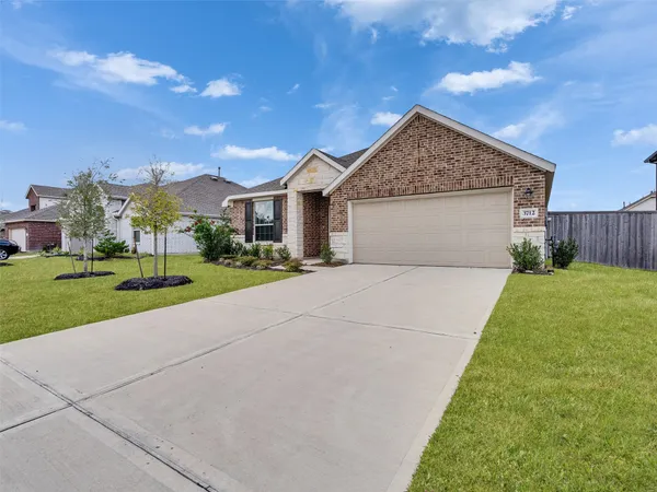 $2,050 | 3712 Windy Brk Road, Rosenberg, TX 77469