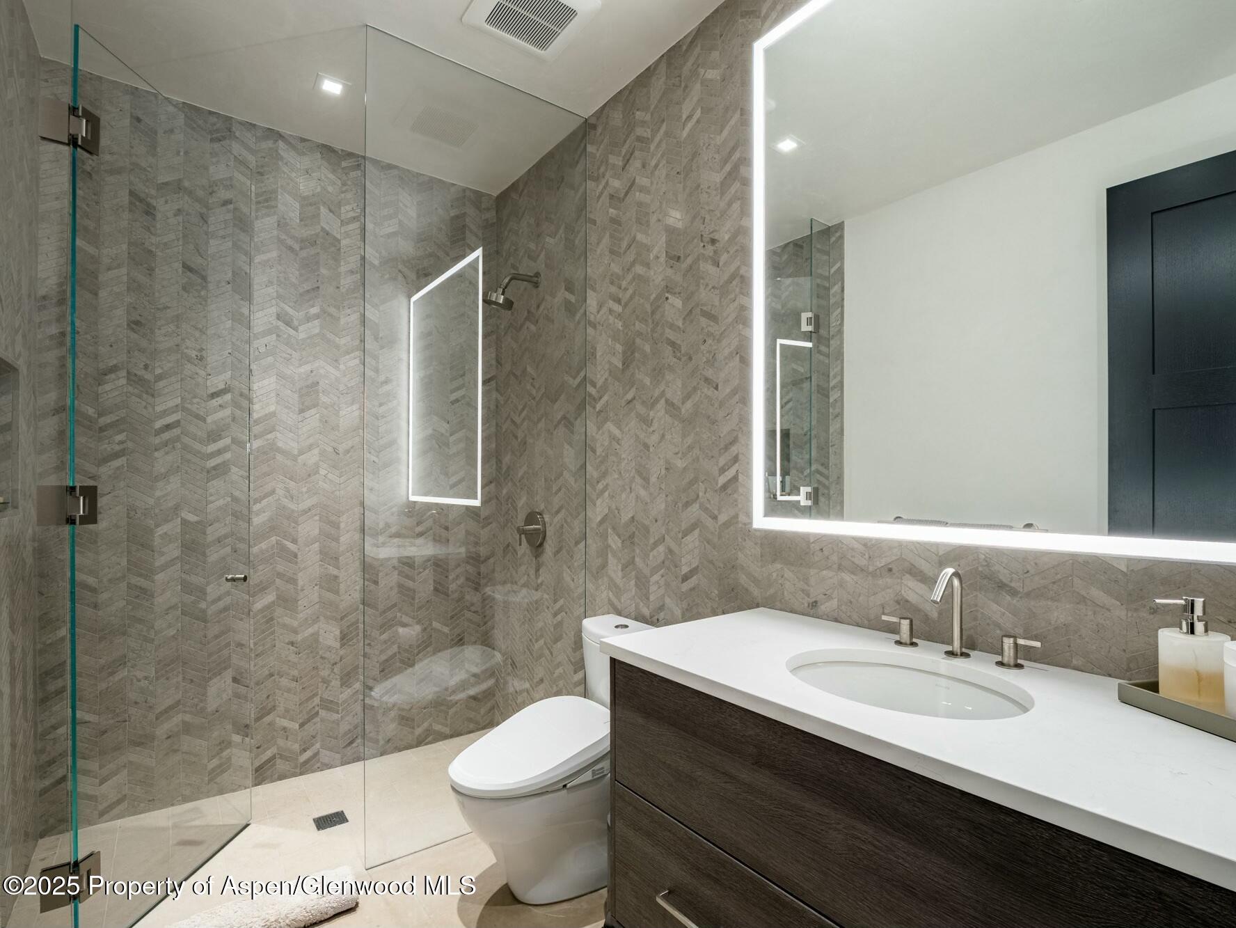 1154 East Cooper Avenue Aspen, CO 81611 - Photo 18 of 30 Guest Suite 1 Bath