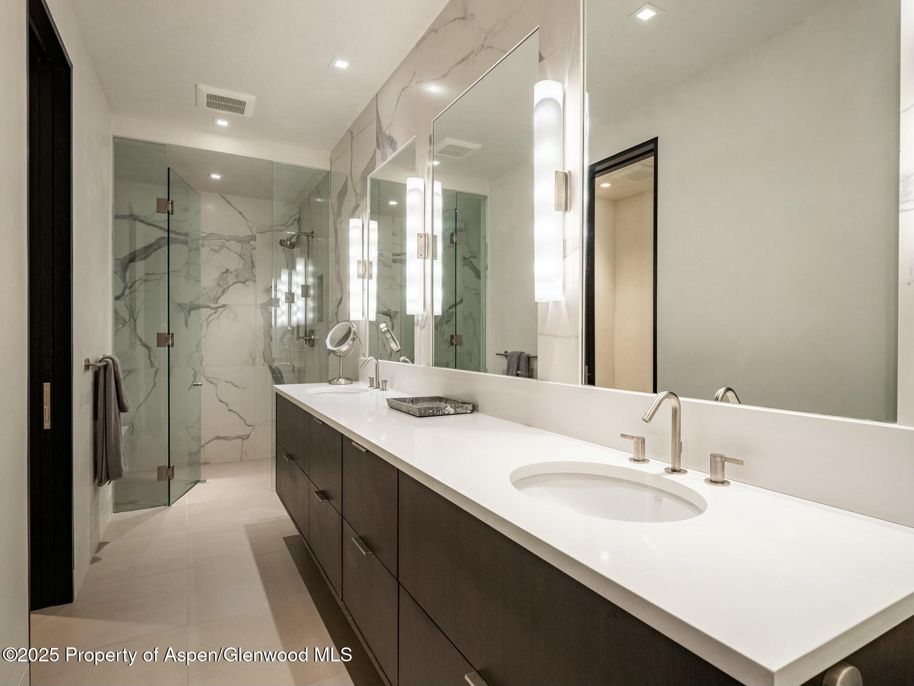 1154 East Cooper Avenue Aspen, CO 81611 - Photo 23 of 30 guest Suite 3 Bath