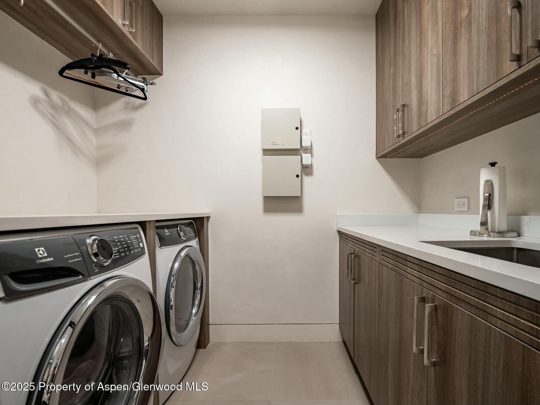 1154 East Cooper Avenue Aspen, CO 81611 - Photo 27 of 30 Laundry Room