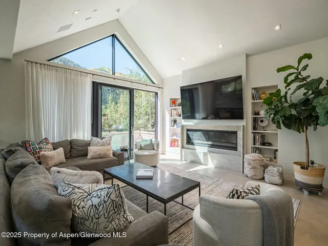 $95,000 | 1154 East Cooper Avenue, Aspen, CO 81611