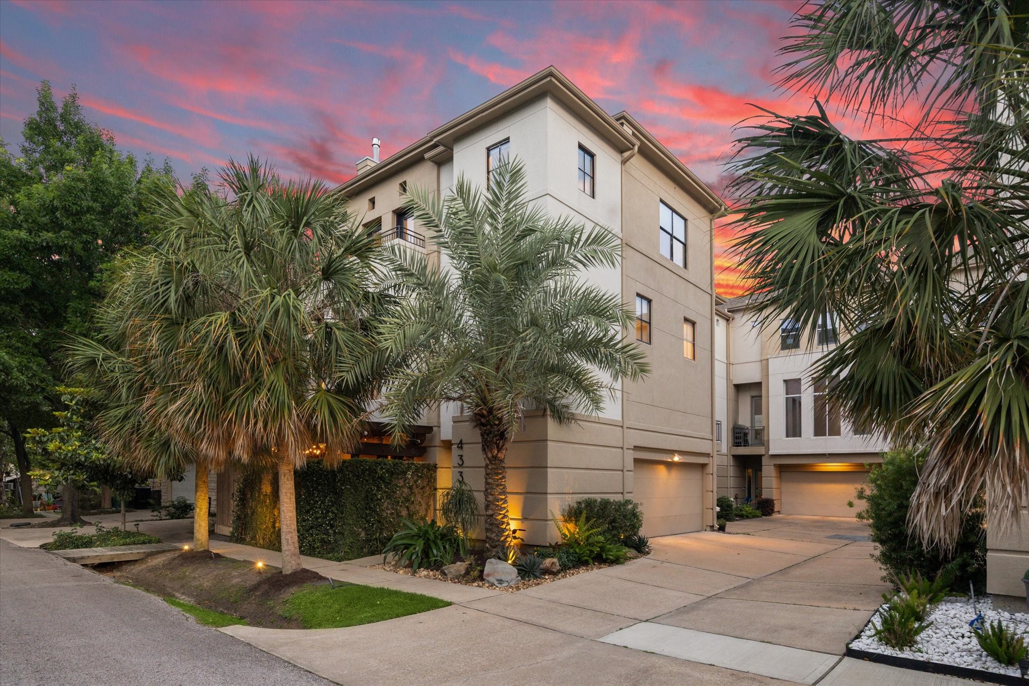 4331 O'Reilly Houston, TX 77007 - Photo 3 of 45 Quiet Serene Neighborhood minutes from restaurants, schools, parks, museums, shops...