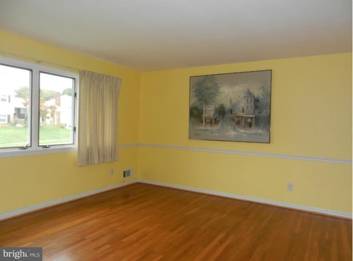 103 Ardoon Road Lutherville-Timonium, MD 21093 - Photo 8 of 11 Living Room