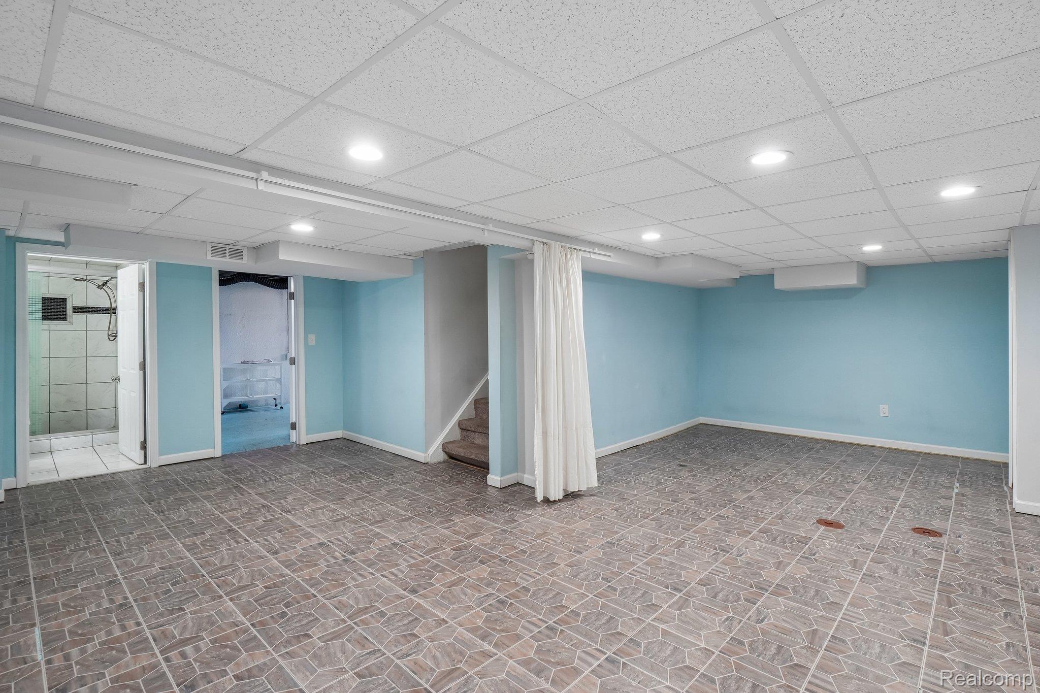 8401 18 18 Mile Road, Unit 112 Sterling Heights, MI 48313 - Photo 17 of 25 16-web-or-mls-Eighteen Mile Rd 112-S0107-016.jpg
