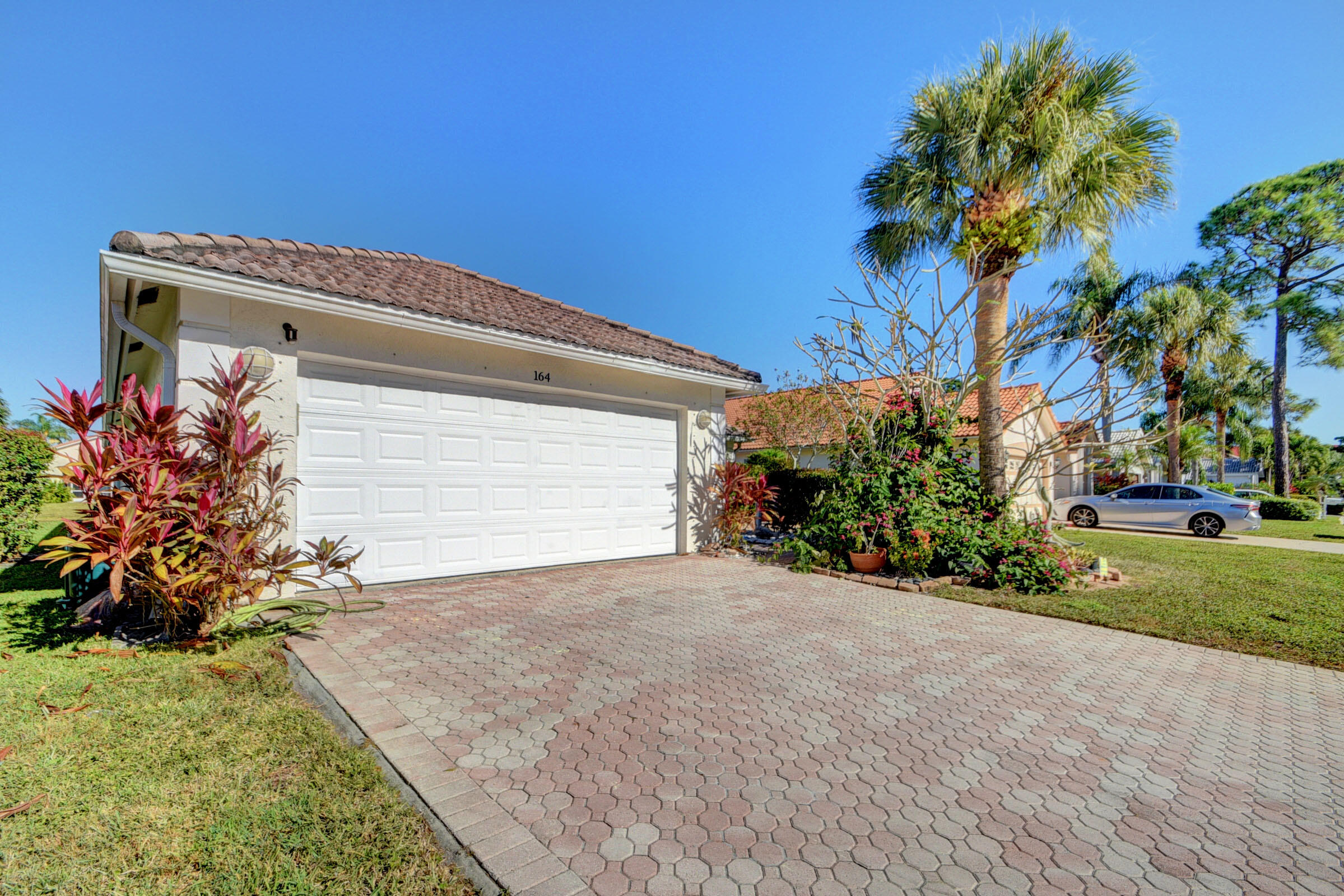 164 Cove Road Greenacres, FL 33413 - Photo 4 of 57 03_house (3)