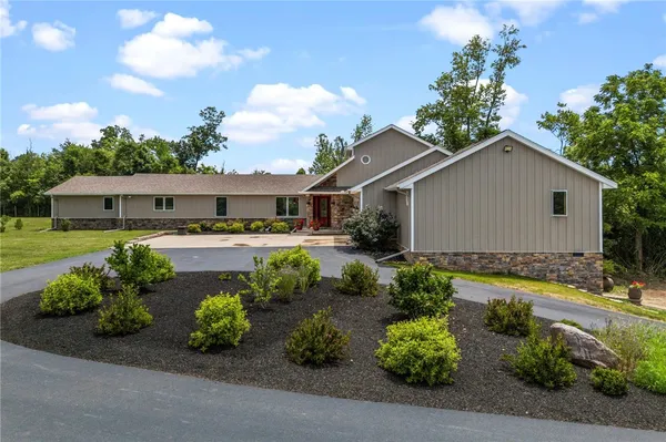 $585,900 | 3311 Elleman Road, Ludlow Falls, OH 45339