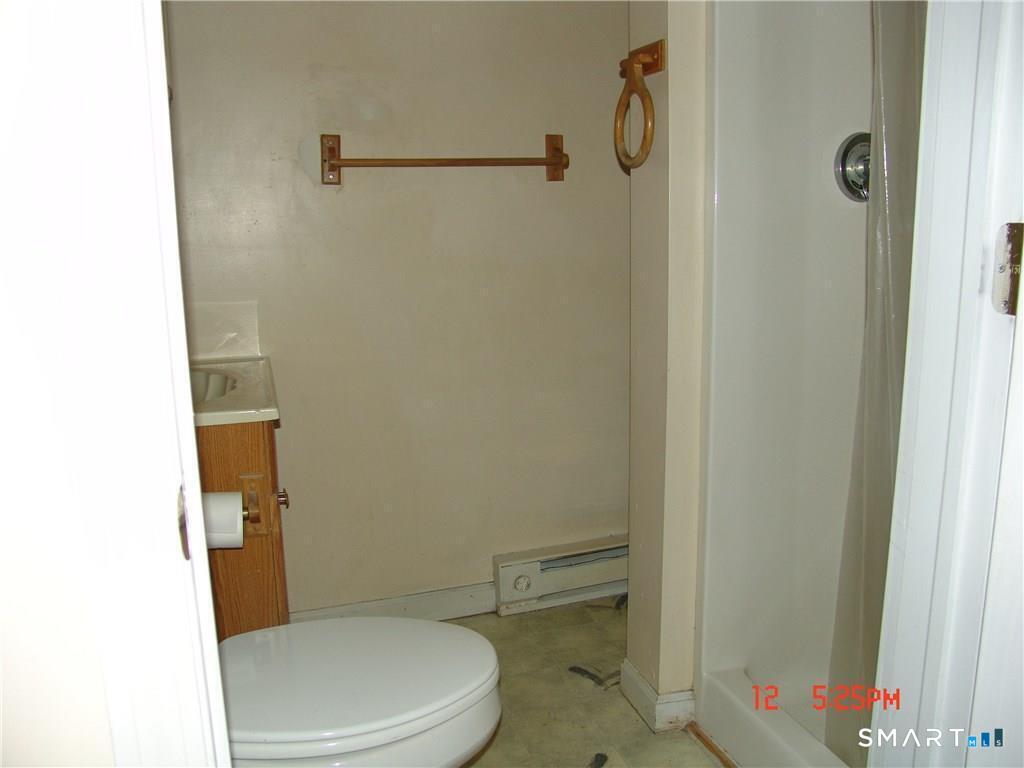 641 Wauregan Road Brooklyn, CT 06234 - Photo 15 of 22 Unit B, Full Bath. Pictures are when unit was vacant. Currently Occupied.