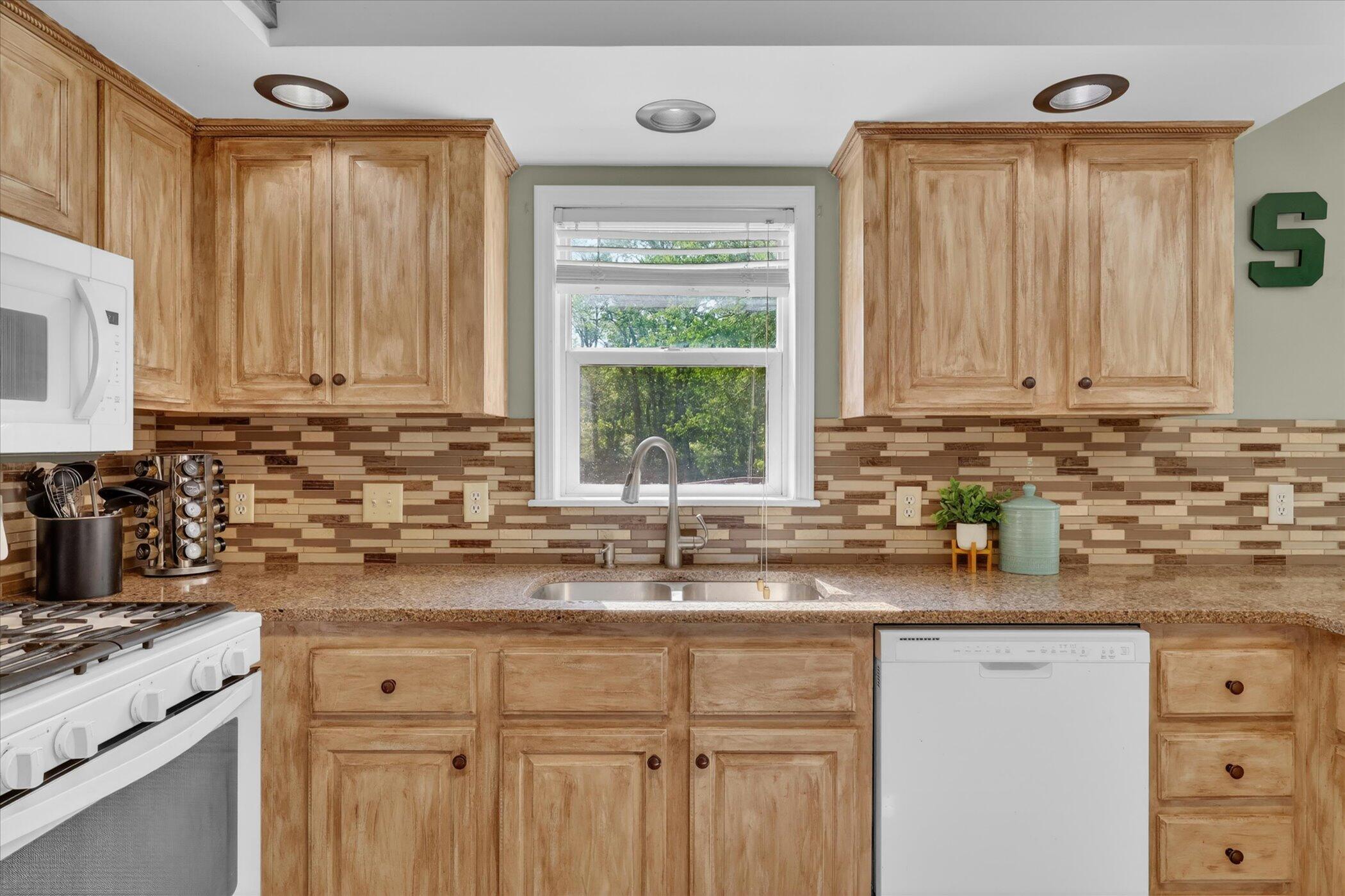 2869 Ridgecrest Drive Saranac, MI 48881 - Photo 19 of 65 15-2869-Ridgecrest-Dr-Windowstill