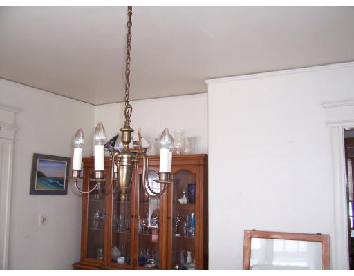 32 Briarfield Road Milton, MA 02186 - Photo 5 of 9 Gallery Image 5