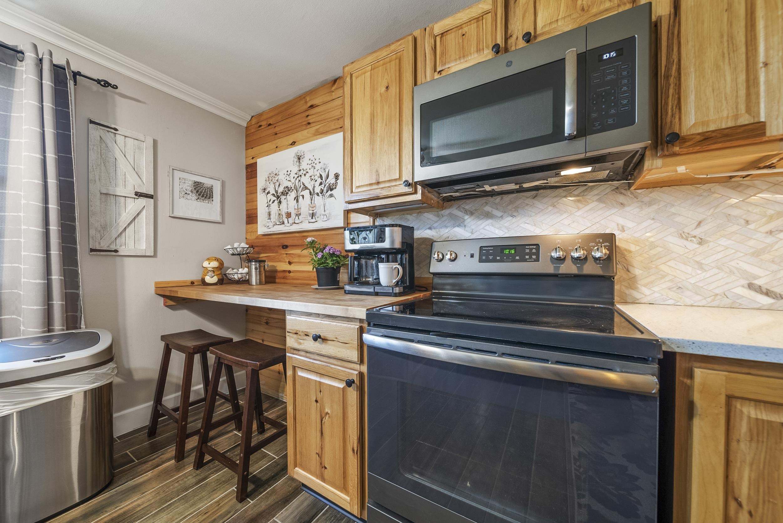 962 Goffstown Road Manchester, NH 03102 - Photo 9 of 26