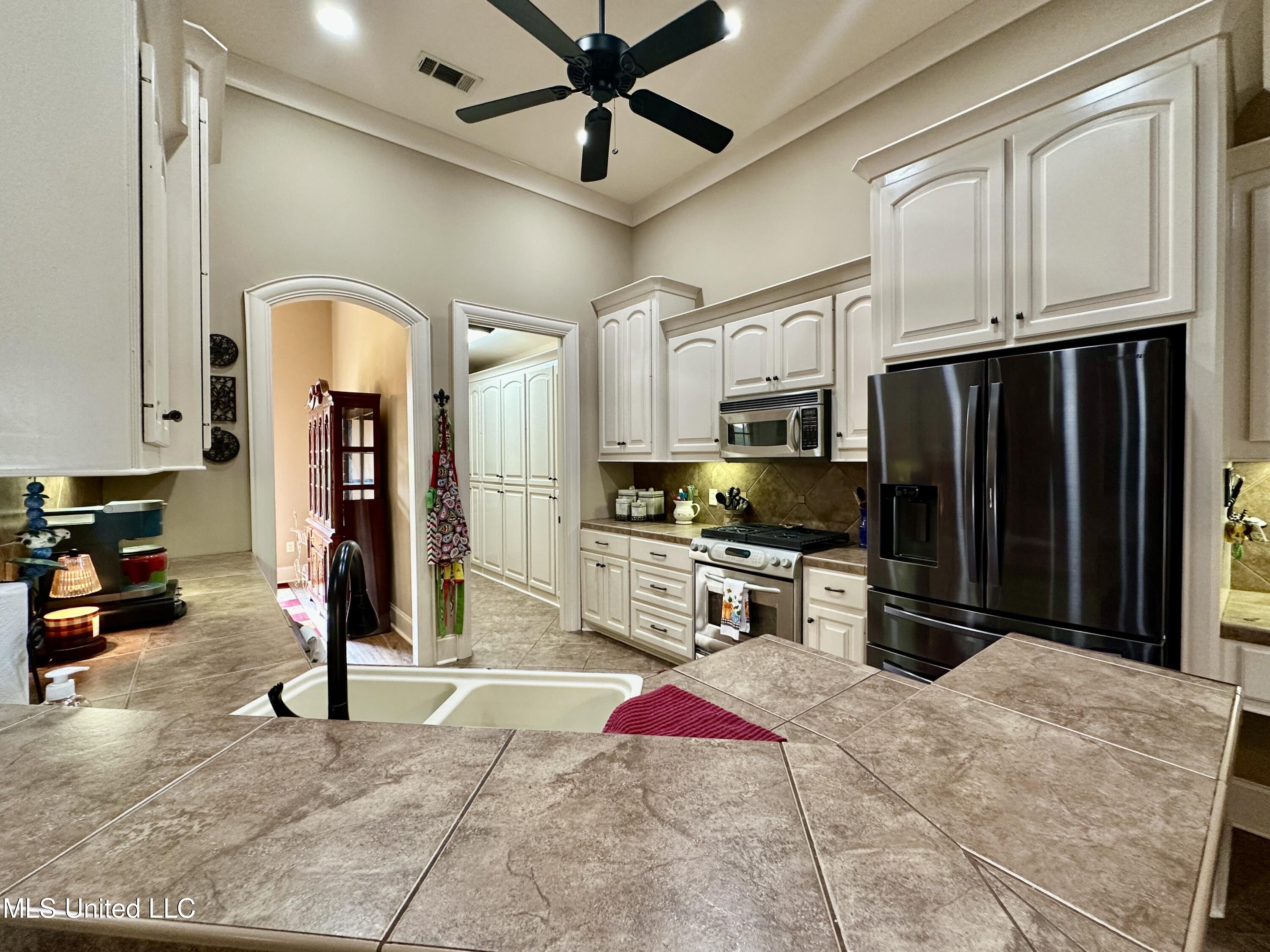 112 Pinehaven Place Clinton, MS 39056 - Photo 15 of 39 PP KITCHEN 1