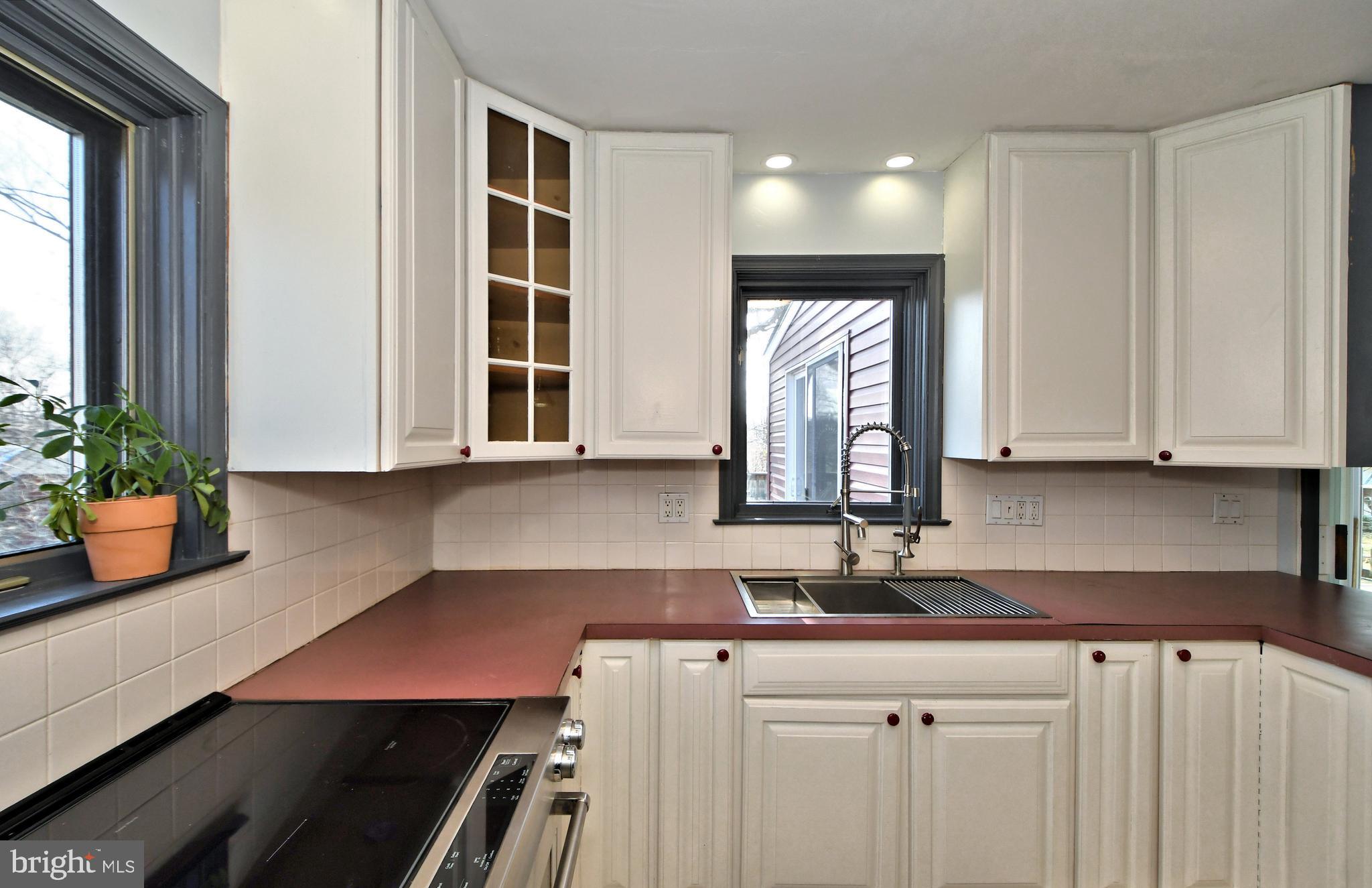 317 Clear Spring Road Lansdale, PA 19446 - Photo 15 of 47 Kitchen