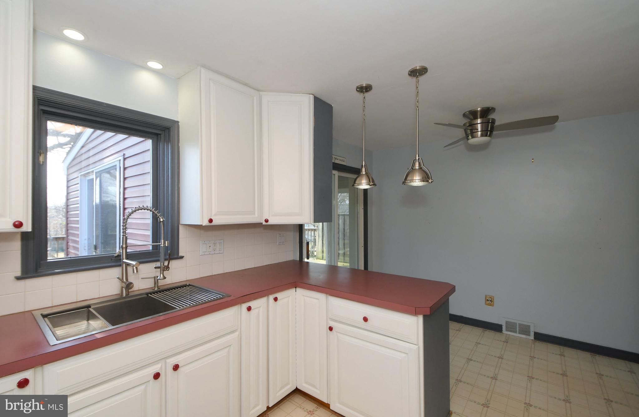 317 Clear Spring Road Lansdale, PA 19446 - Photo 16 of 47 Kitchen