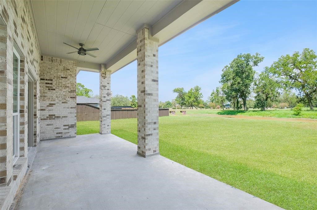 2291 Riverside Drive West Columbia, TX 77486 - Photo 44 of 50 a view of a garden with an outdoor space