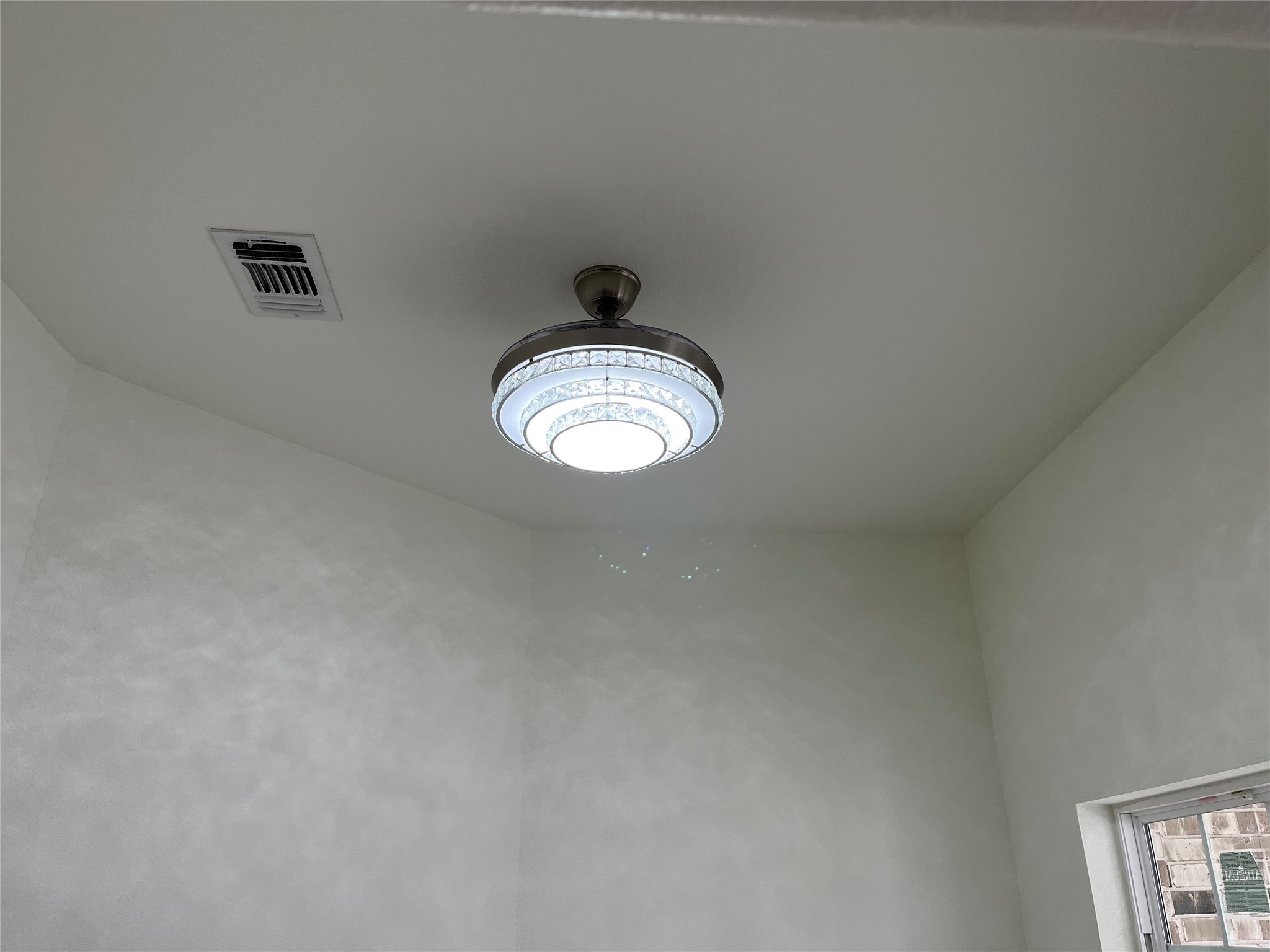 2291 Riverside Drive West Columbia, TX 77486 - Photo 10 of 50 an empty room with a window