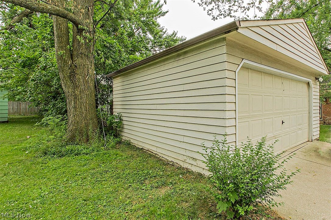 883 Yellowstone Road Cleveland Heights, OH 44121 - Photo 29 of 30 Gallery Image 29