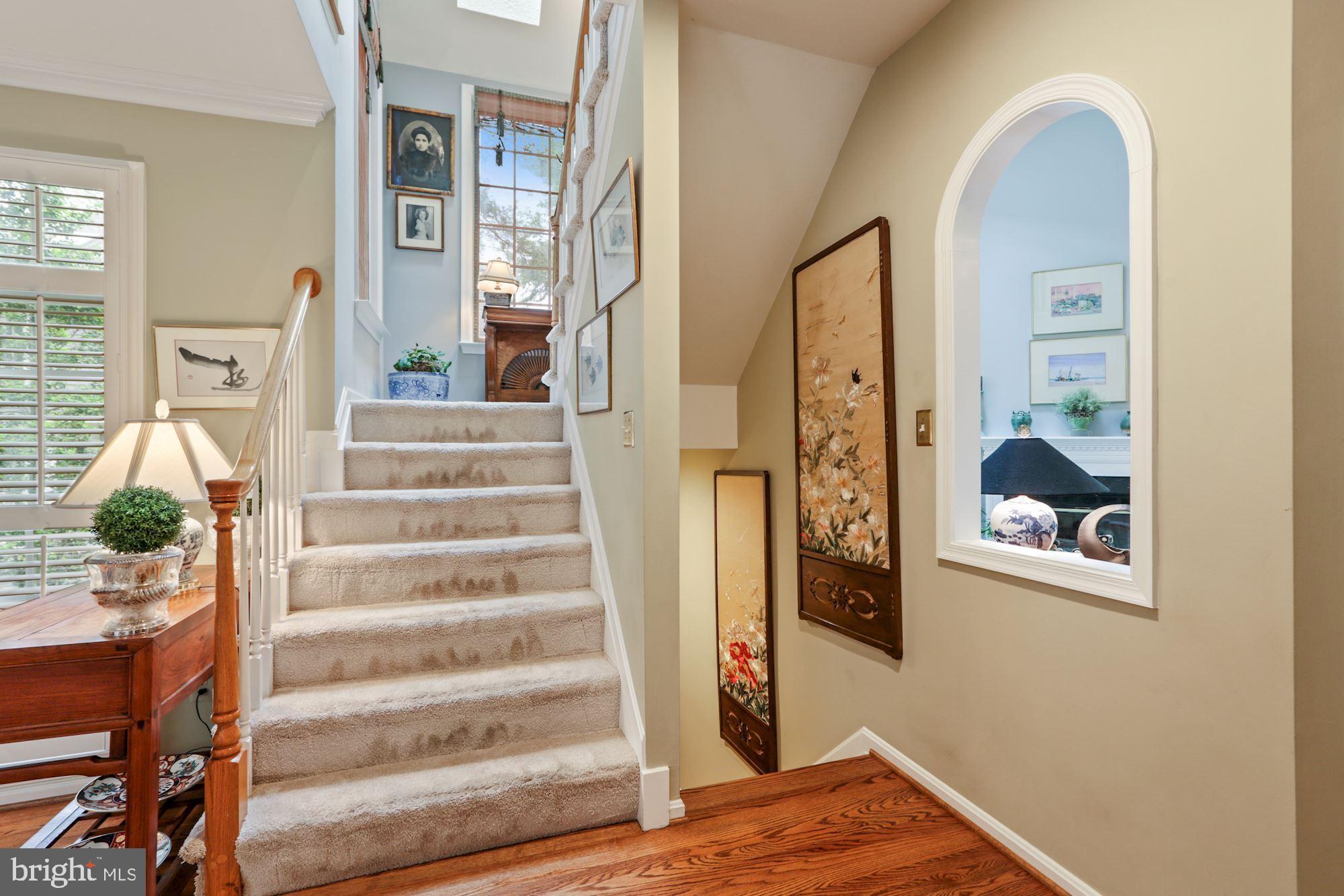 11412 Hollow Timber Way Reston, VA 20194 - Photo 9 of 59 Foyer
