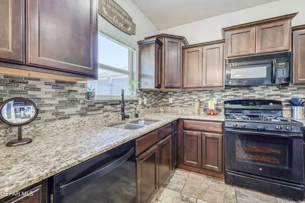 $309,950 | 7113 Long Meadow Drive, El Paso, TX 79934