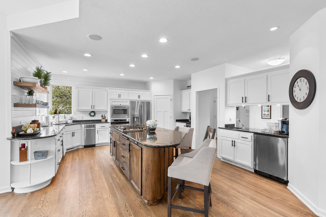 12389 Riverview Road Eden Prairie, MN 55347 - Photo 7 of 65
