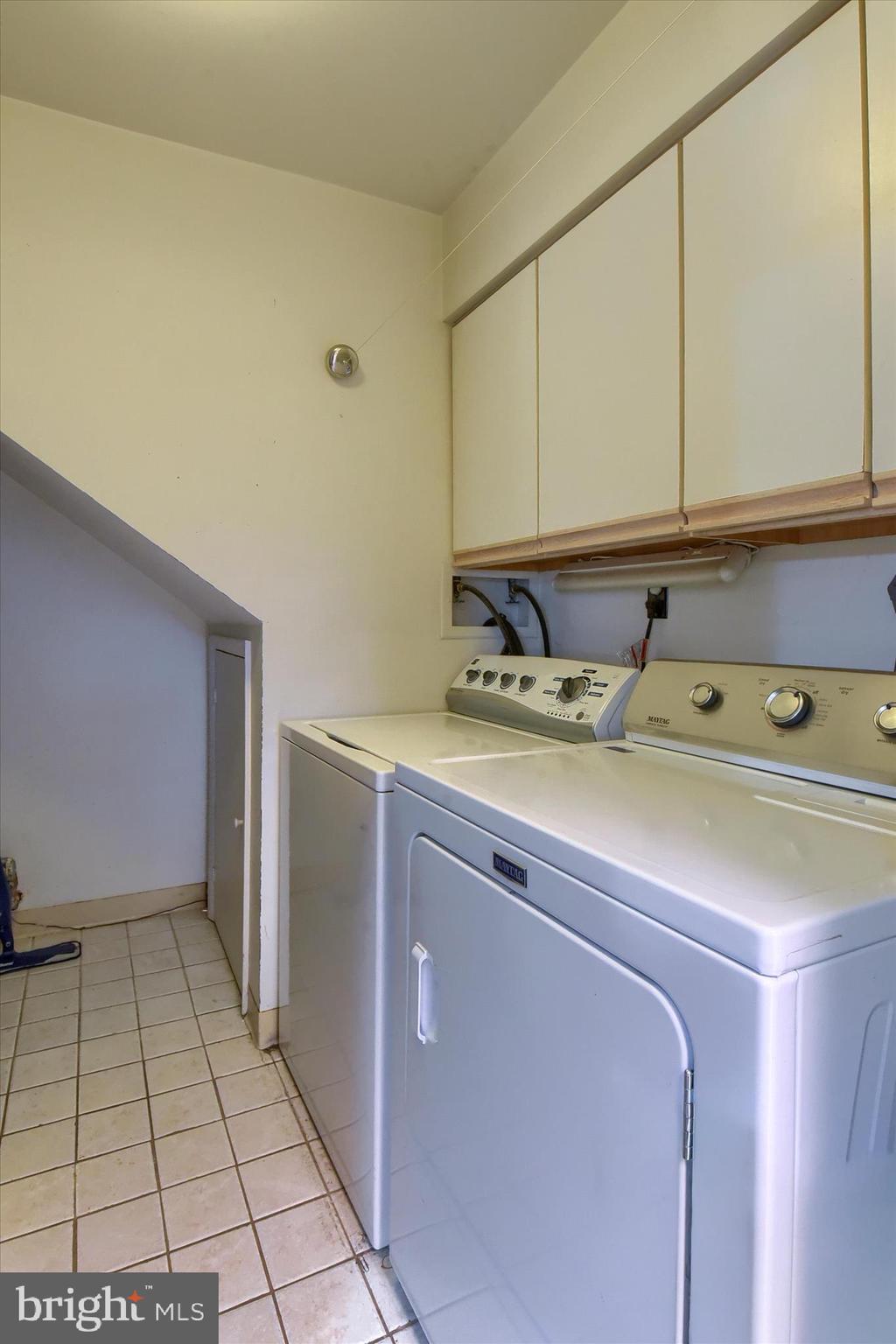 704 Cedar Ridge Lane Mechanicsburg, PA 17055 - Photo 14 of 40 a utility room with cabinets