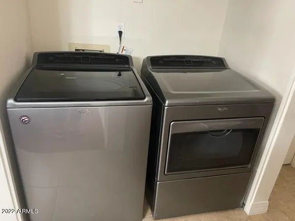 a close up view of a washer and dryer