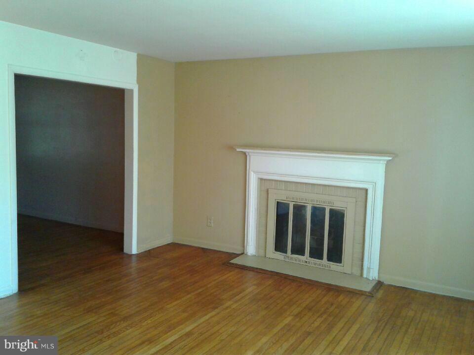 6818 Collinsdale Road Baltimore, MD 21234 - Photo 2 of 6 Living Room
