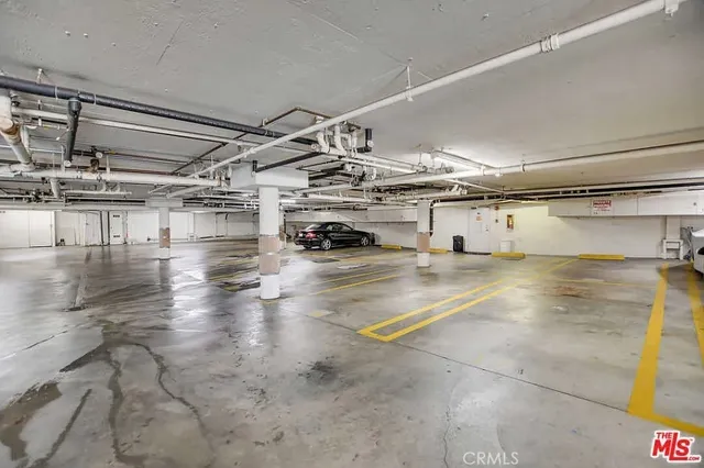 $5,500 | 1277 South Beverly Glen Boulevard, Unit 303, Los Angeles, CA 90024