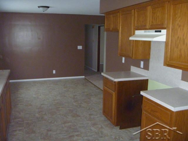 596 North Dehmel Road Reese, MI 48757 - Photo 3 of 8 20174422-2.JPG