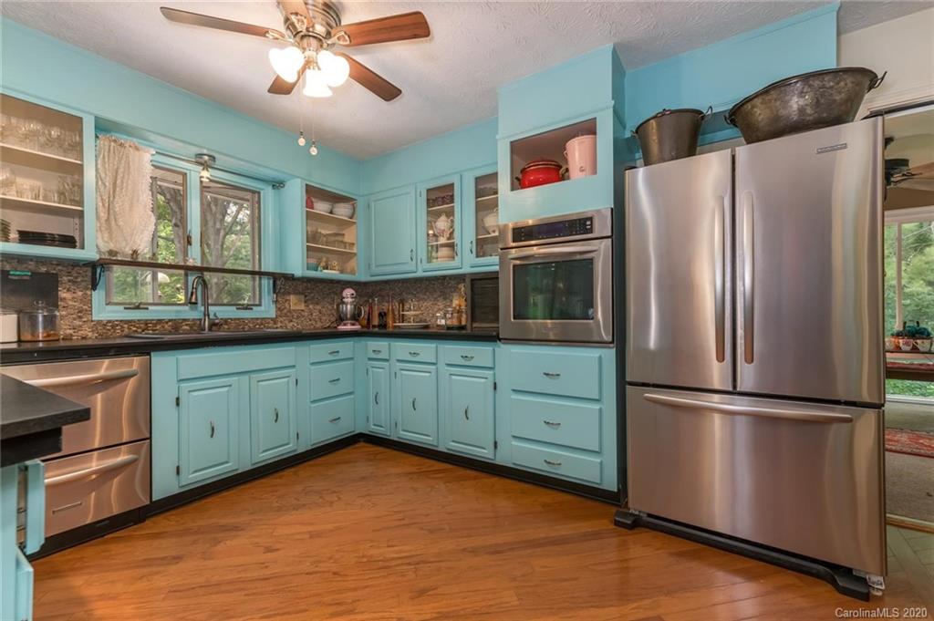 129 Brandon Road Hendersonville, NC 28739 - Photo 13 of 40