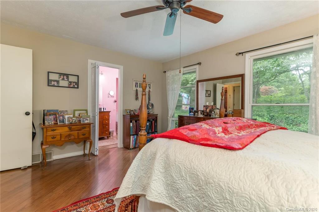 129 Brandon Road Hendersonville, NC 28739 - Photo 16 of 40