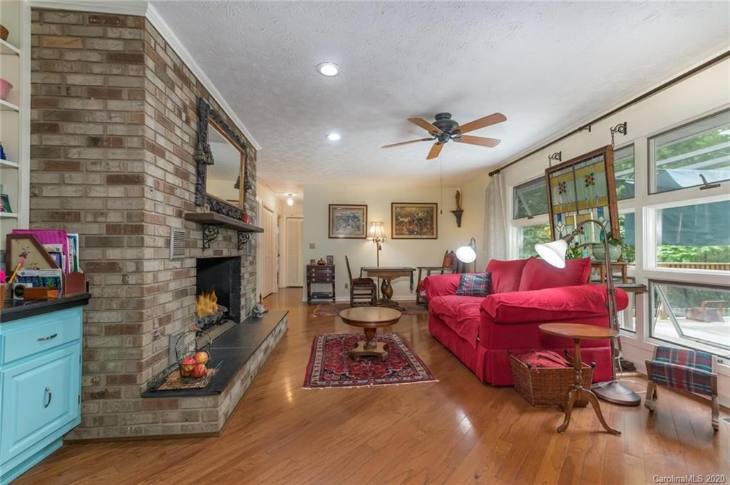 129 Brandon Road Hendersonville, NC 28739 - Photo 10 of 40