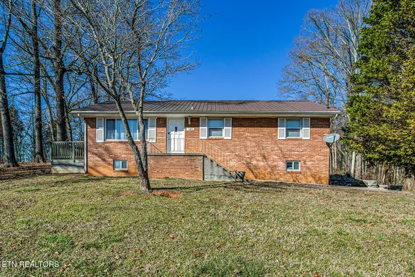 $300,000 | 105 Port Madison Drive, Loudon, TN 37774
