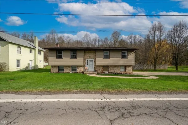 $250,000 | 390 Ross Road, Waynesburg, OH 44688