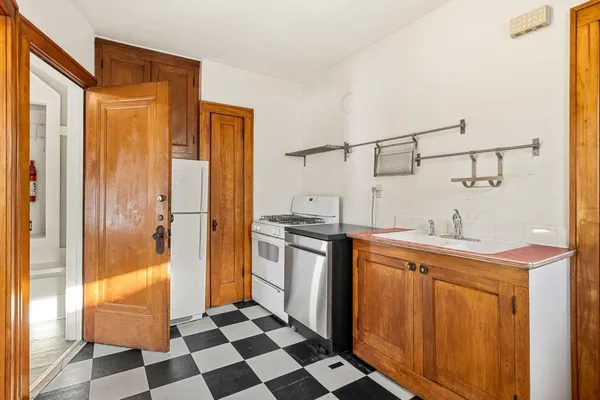 $649,000 | 4752 Lyndale Avenue South, Minneapolis, MN 55419