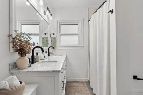 $699,900 | 1516 Lawrence Street, Houston, TX 77008