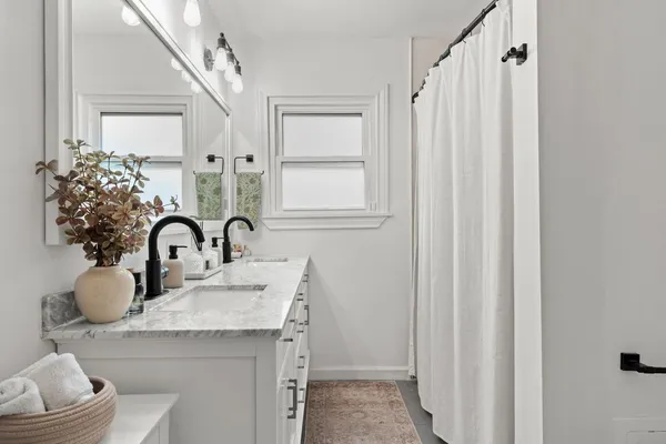 $699,900 | 1516 Lawrence Street, Houston, TX 77008