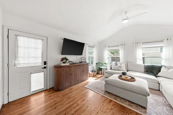 $699,900 | 1516 Lawrence Street, Houston, TX 77008