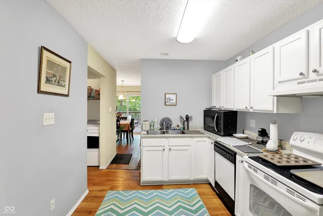 $280,000 | 2210 South Laurelwood Circle, Bloomington, IN 47401