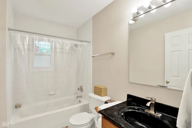 $280,000 | 2210 South Laurelwood Circle, Bloomington, IN 47401