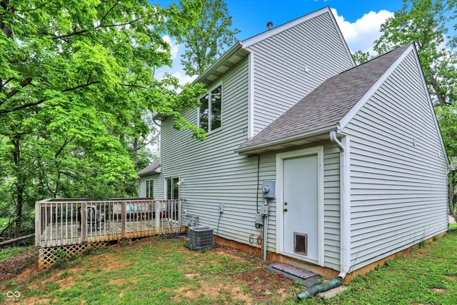 $280,000 | 2210 South Laurelwood Circle, Bloomington, IN 47401