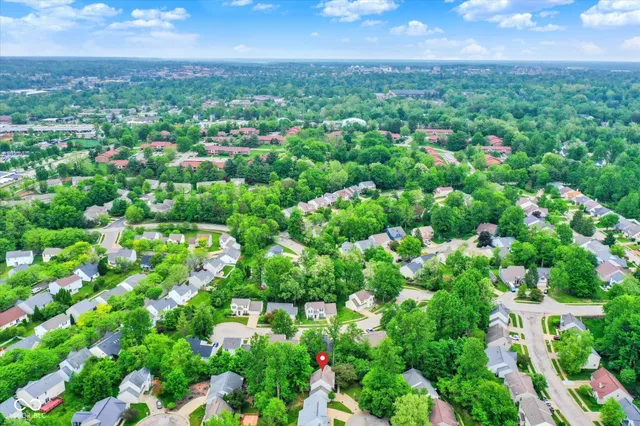 $280,000 | 2210 South Laurelwood Circle, Bloomington, IN 47401