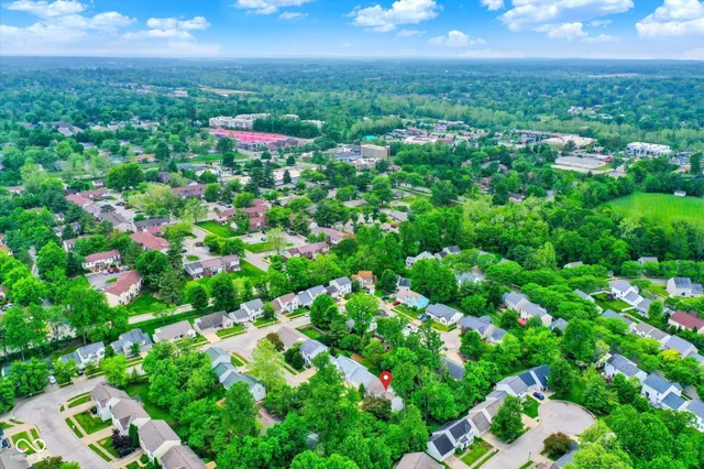 $280,000 | 2210 South Laurelwood Circle, Bloomington, IN 47401