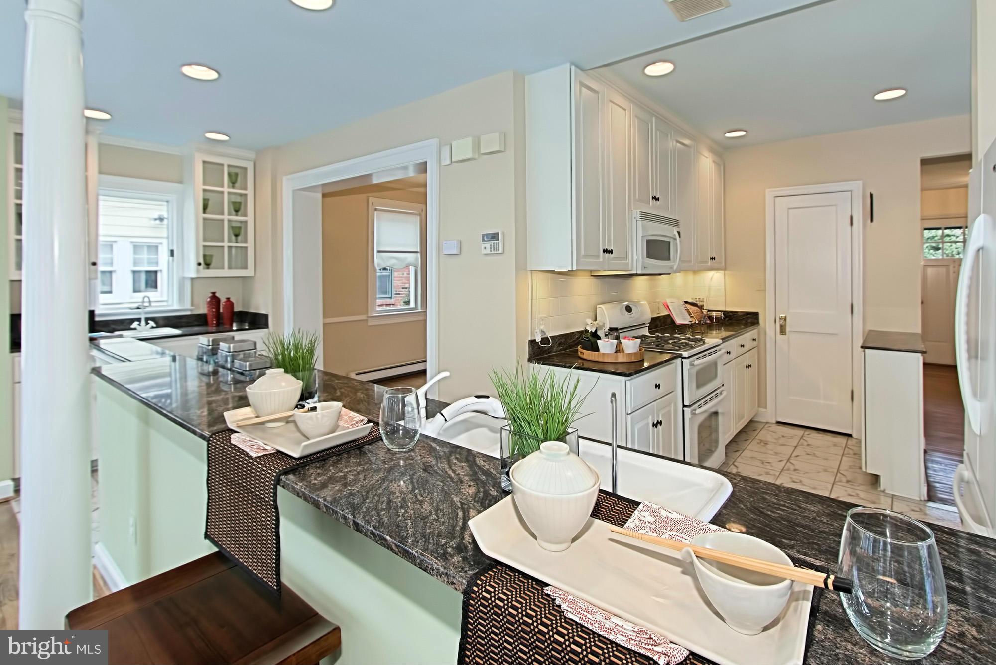 1507 Russell Road Alexandria, VA 22301 - Photo 12 of 30 Kitchen