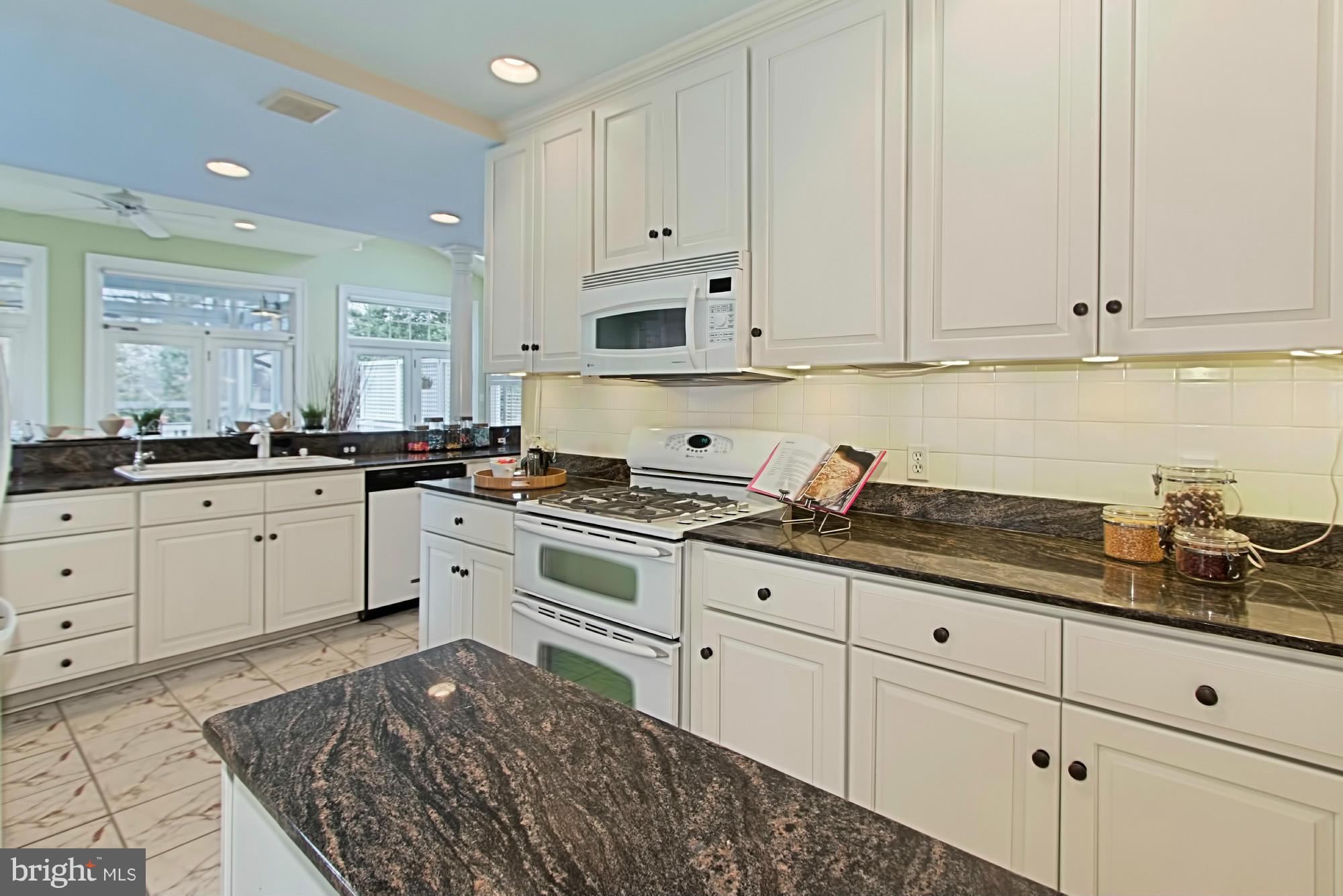 1507 Russell Road Alexandria, VA 22301 - Photo 8 of 30 Kitchen
